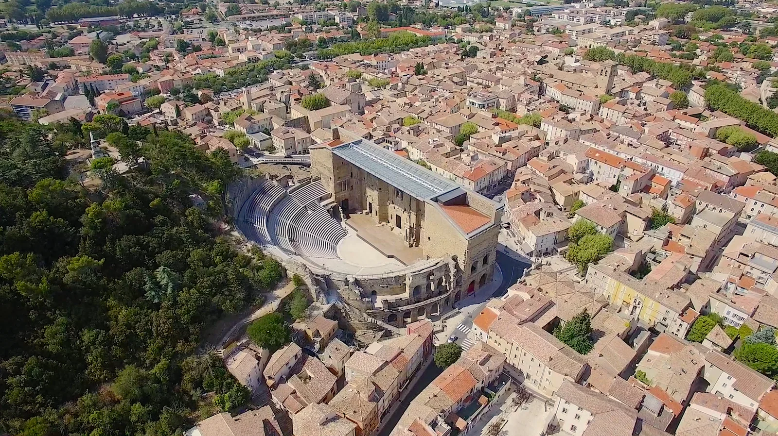 Le centre ville d’Orange ne se résume pas au théâtre antique et à la romanité qui l’entoure !