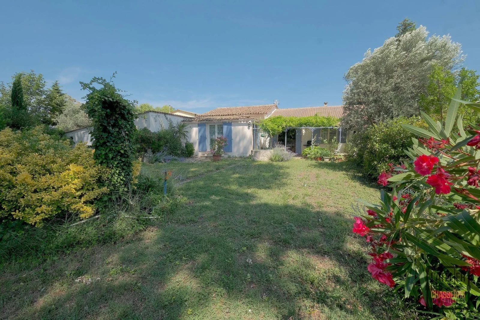 EXCLUSIVITÉ ! MAISON 5 PIÈCES DE 131 M2 SUR UN TERRAIN DE 2477 M2