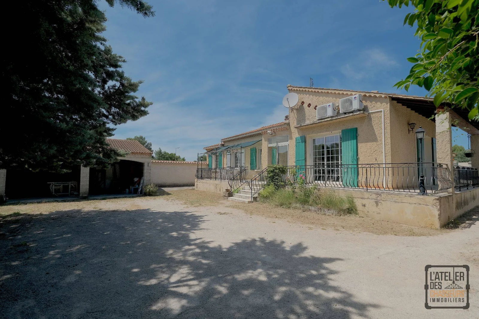 EXCLUSIVITÉ ! MAISON AVEC 4 CHAMBRES - TERRAIN 500M2
