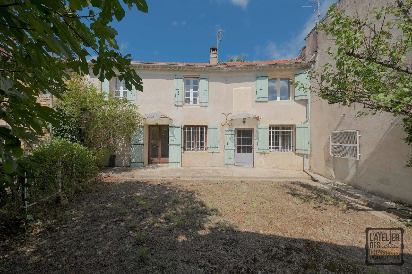 EXCLUSIVITÉ ! CORPS DE FERME DE 100 M2 SUR UN TERRAIN DE 440 M2 AVEC GARAGE