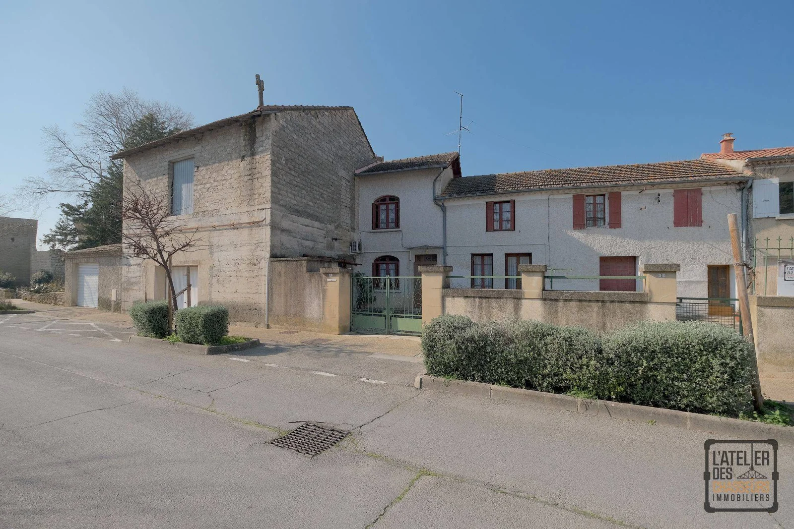 EXCLUSIVITÉ ! ENSEMBLE IMMOBILIER DE 250M2 COMPOSÉ DE 2 MAISONS ET D'UN GARAGE