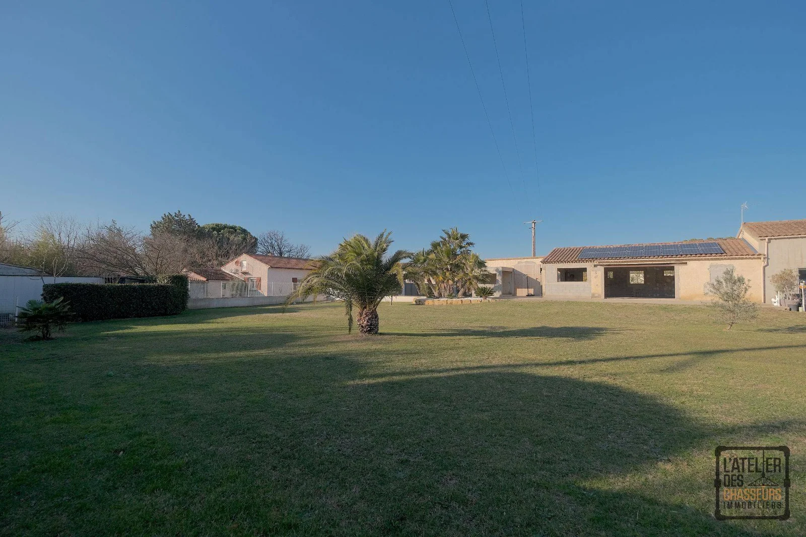 EXCLUSIVITÉ ! ENSEMBLE IMMOBILIER AVEC TERRAIN DE 1900 M2 CONSTRUCTIBLE