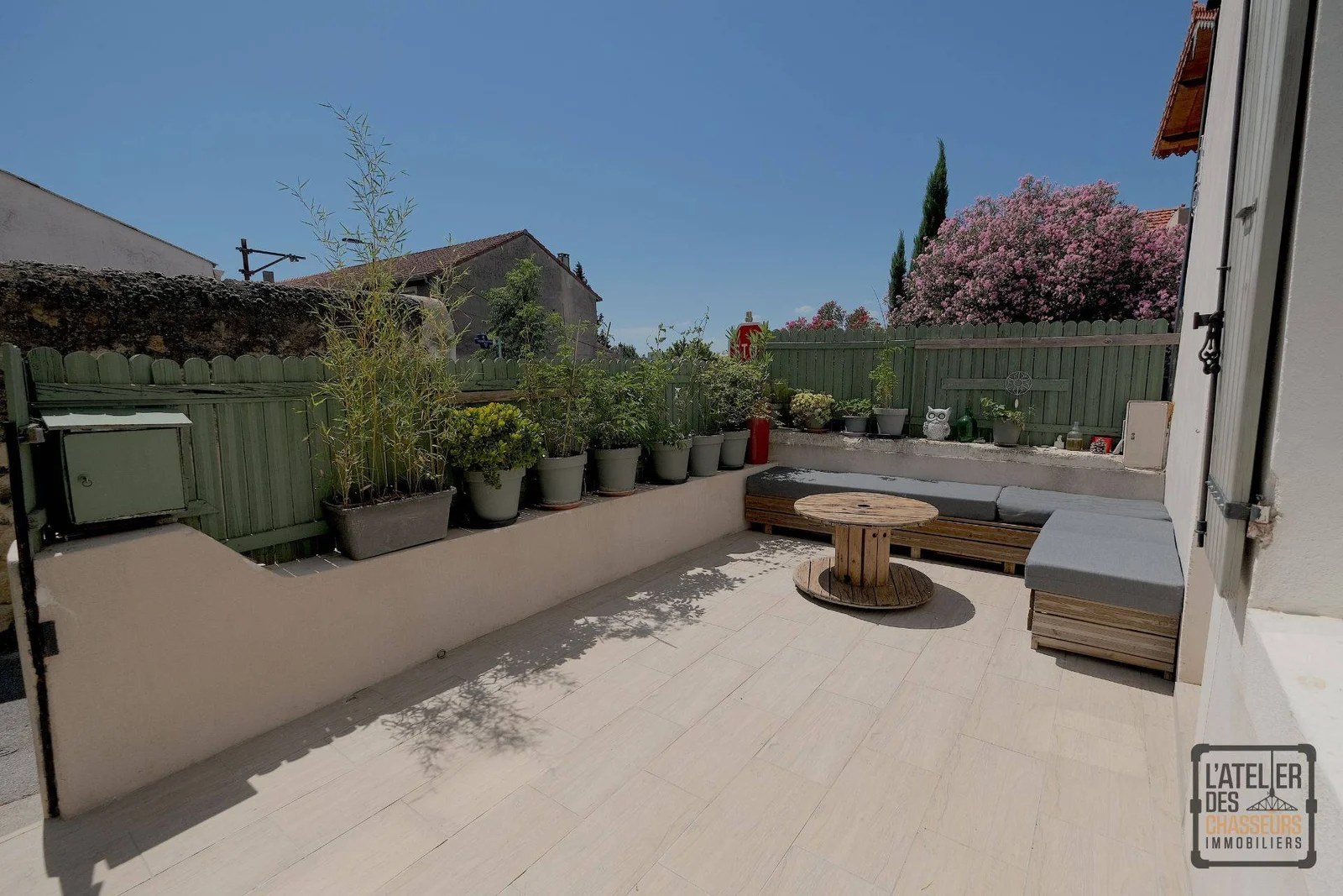 EXCLUSIVITÉ ! MAISON 4 PIÈCES AVEC TERRASSE AU CENTRE-VILLE D'ORANGE