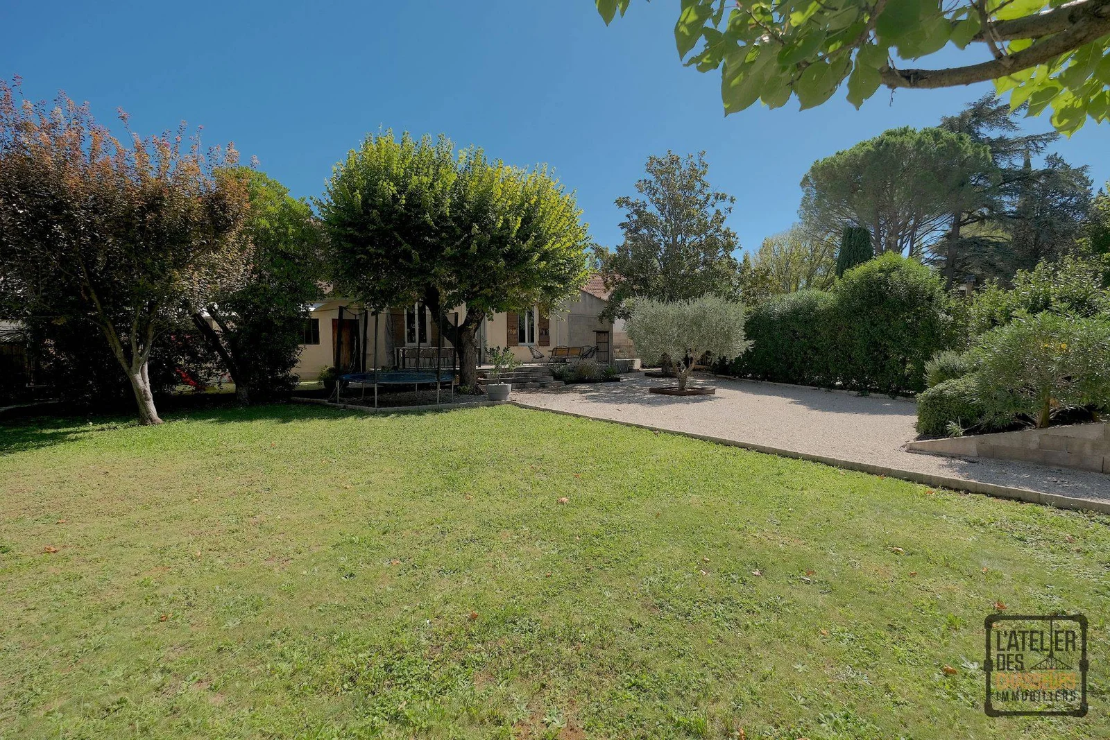 EXCLUSIVITÉ ! JOLIE MAISON FAMILIALE DE PLUS DE 140M2 SUR UN TERRAIN DE 1174M2