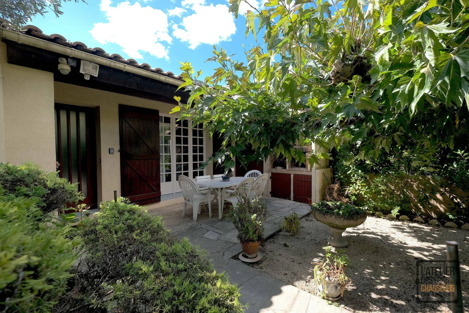 EXCLUSIVITÉ ! MAISON 4 PIÈCES DE 103 M2 AVEC JARDIN, GARAGE ET CAVE