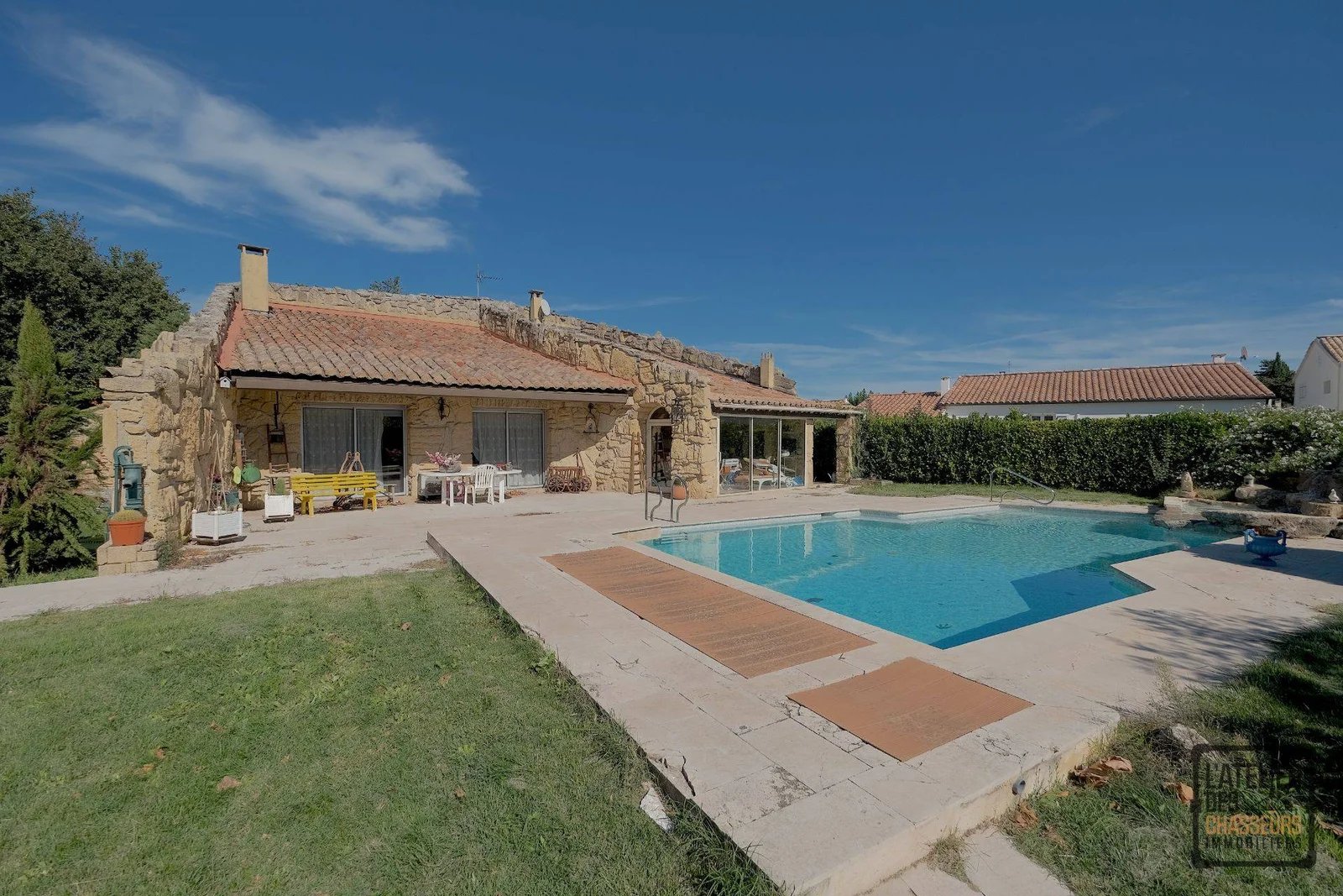 EXCLUSIVITÉ ! MAISON D'ARCHITECTE DE PLAIN-PIED DE 141M2 AVEC PISCINE
