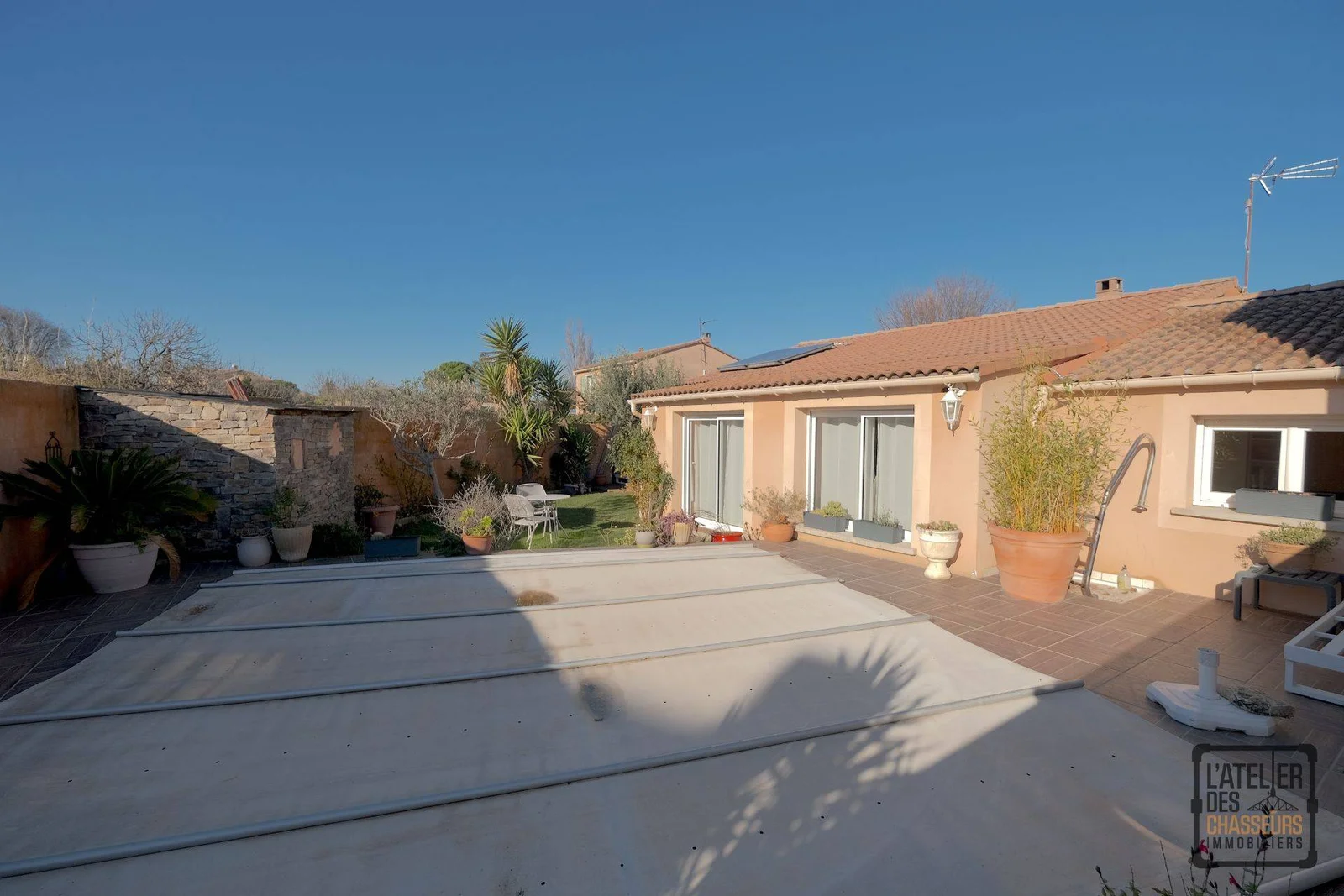 EXCLUSIVITÉ ! MAISON PLAIN-PIED DE 116M2 - 5 PIECES - JARDIN ET PISCINE