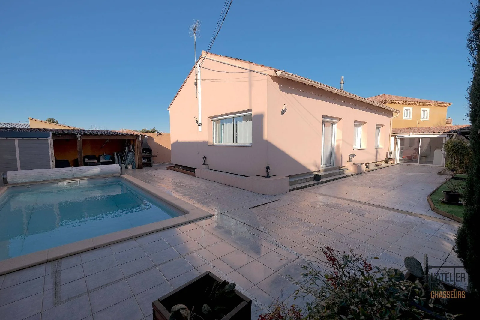 EXCLUSIVITÉ ! MAISON 4 PIÈCES AVEC APPARTEMENT INDÉPENDANT - JARDIN ET PISCINE